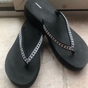 Flip flops size 7/8 Wide